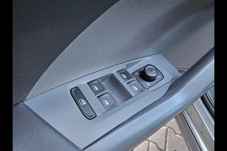 Volkswagen T-Cross 1.0 TSI Style | Automaat | LED | Stoelverwarming | App-connect | ACC | Blind spot | Black Design pakket |
