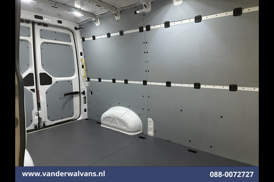 Volkswagen Crafter 2.0 TDI L3H3 L2H2 Euro6 Airco | Apple Carplay | Android Auto | Parkeersensoren Bijrijdersbank