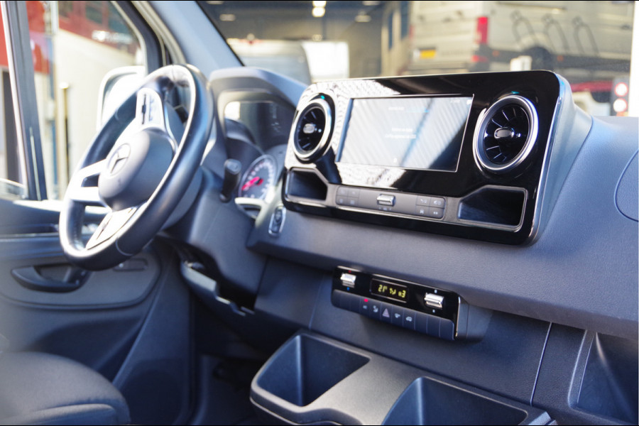 Mercedes-Benz Sprinter 319 3.0 CDI V6 L3H2 AUT. LED, 3.5T TREKHAAK, STOELVERWARMING, ADAPT. CRUISE, MBUX 10'', CAMERA, NAVI, CLIMA
