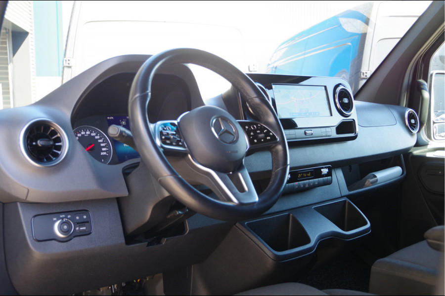 Mercedes-Benz Sprinter 319 3.0 CDI V6 L3H2 AUT. LED, 3.5T TREKHAAK, STOELVERWARMING, ADAPT. CRUISE, MBUX 10'', CAMERA, NAVI, CLIMA