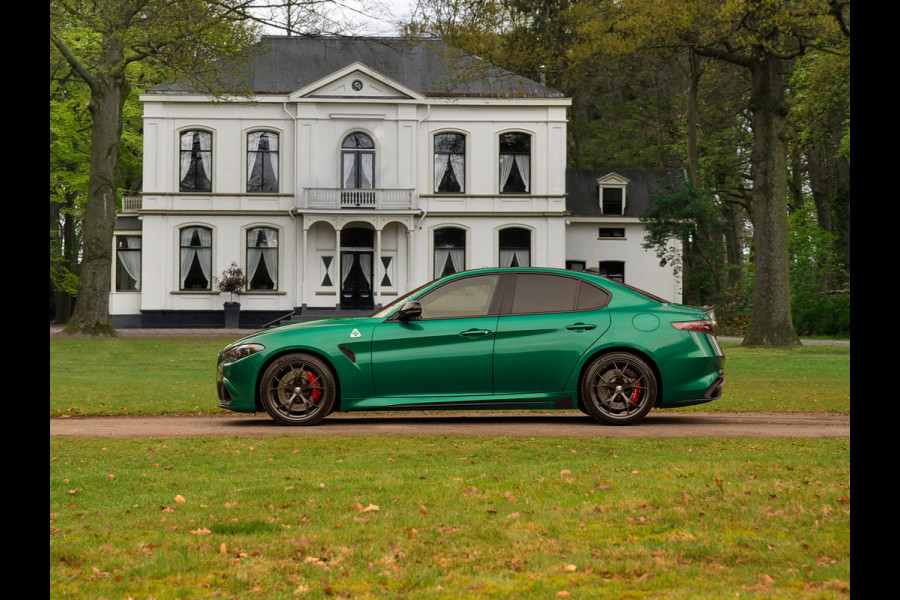 Alfa Romeo Giulia 2.9 V6 Quadrifoglio MY25 | Akrapovic | Carbon stoelen | Harman/Kardon | Facelift | Adapt. cruise