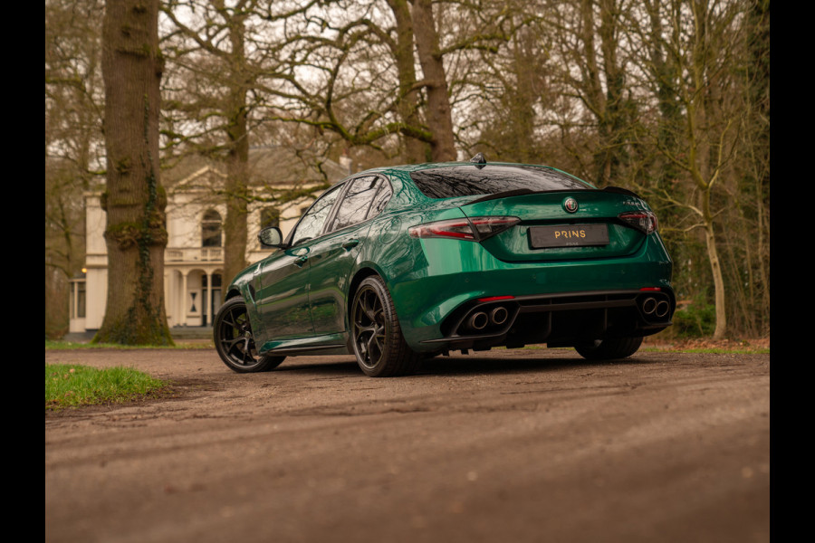 Alfa Romeo Giulia 2.9 V6 Quadrifoglio MY25 | Akrapovic | Carbon stoelen | Harman/Kardon | Facelift | Adapt. cruise
