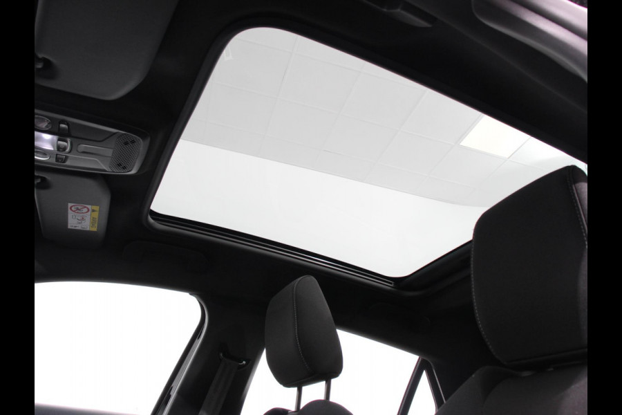 Opel Corsa 1.2 100pk Turbo Elegance Sky Panorama dak Stuurverwarming Climate control Cruise control LED Stoelverwarming Camera Navigatie Apple Carplay/ Android Auto