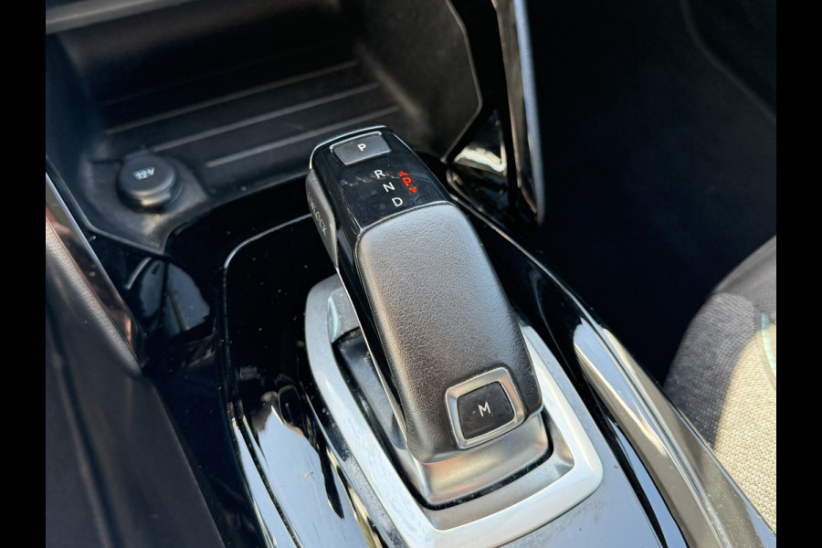 Peugeot 2008 1.2 PureTech Automaat Camera Cruise Clima Navigatie Carplay Lane Assist Led