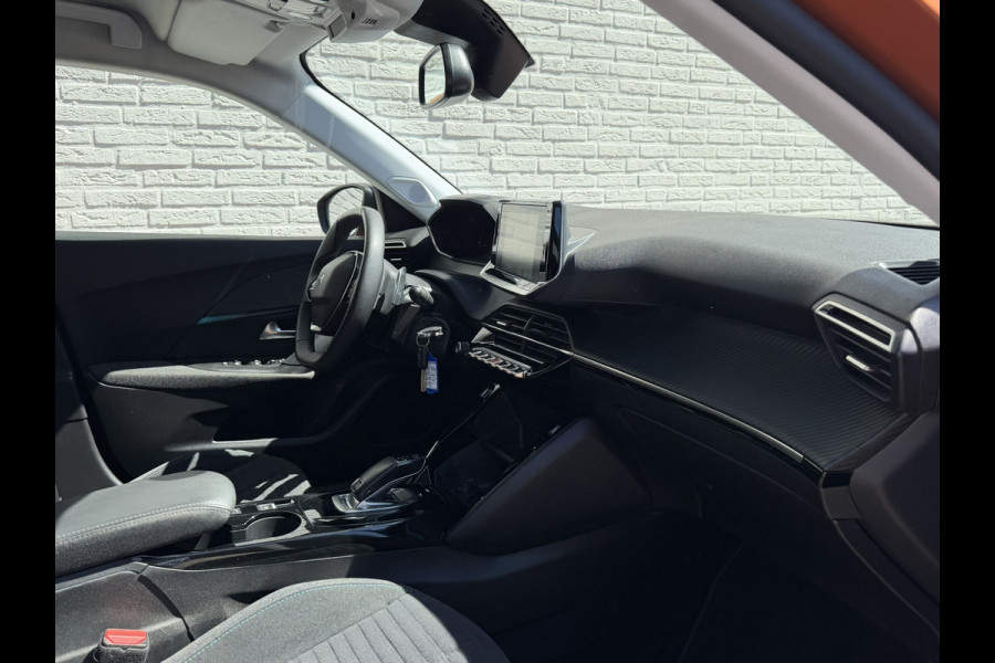 Peugeot 2008 1.2 PureTech Automaat Camera Cruise Clima Navigatie Carplay Lane Assist Led