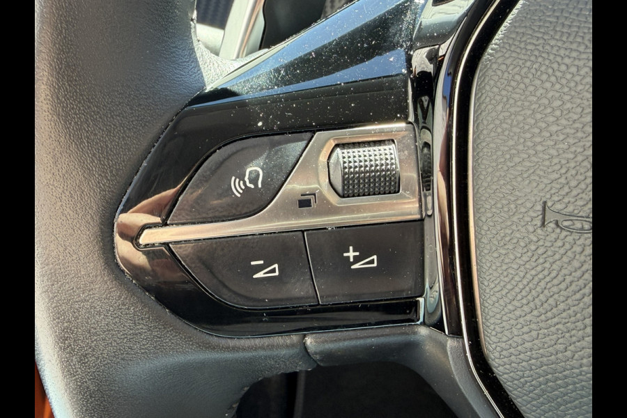 Peugeot 2008 1.2 PureTech Automaat Camera Cruise Clima Navigatie Carplay Lane Assist Led