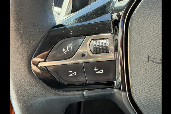 Peugeot 2008 1.2 PureTech Automaat Camera Cruise Clima Navigatie Carplay Lane Assist Led