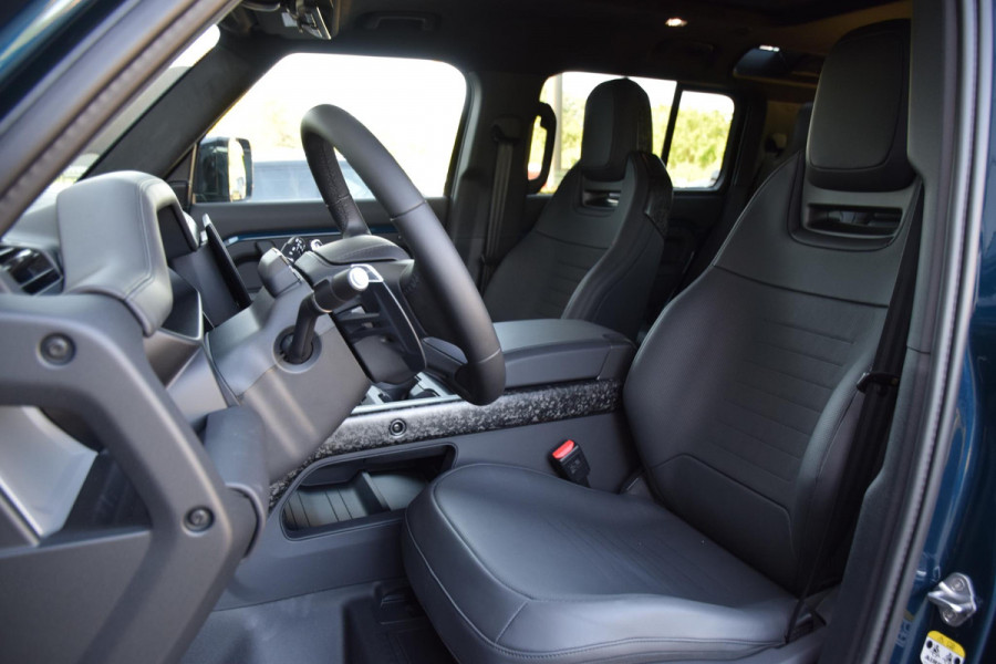Land Rover Defender 4.4 P635 110 Octa