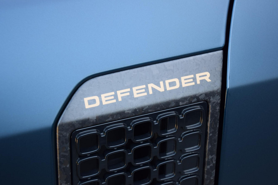 Land Rover Defender 4.4 P635 110 Octa