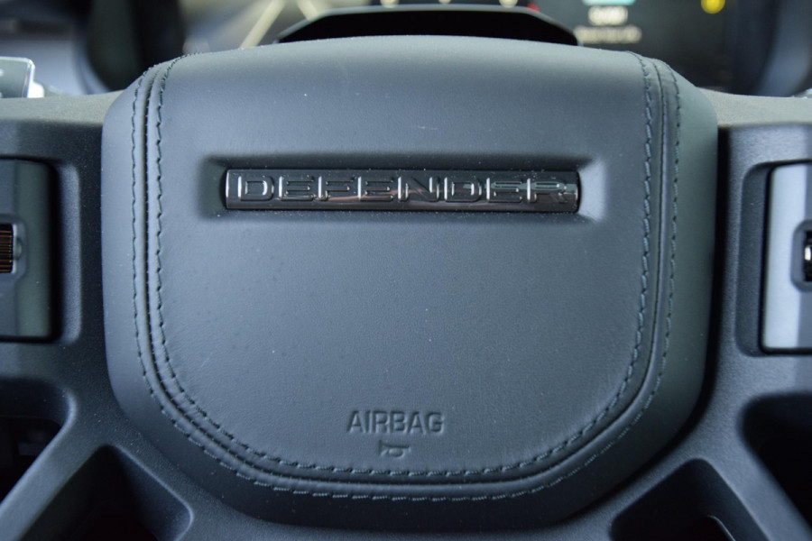 Land Rover Defender 4.4 P635 110 Octa
