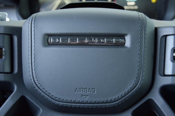 Land Rover Defender 4.4 P635 110 Octa