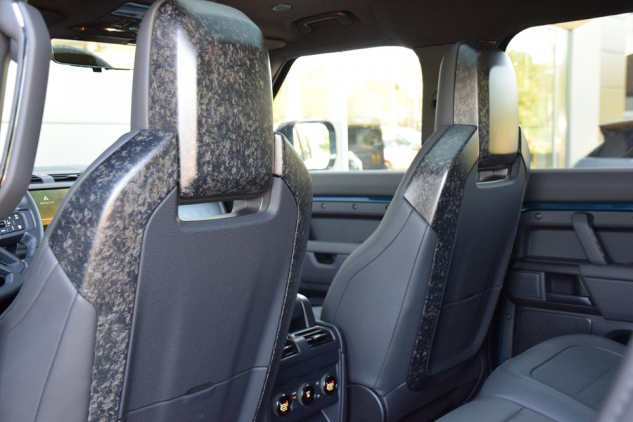 Land Rover Defender 4.4 P635 110 Octa