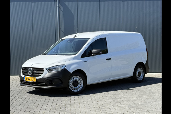 Mercedes-Benz eCitan 51 kWh / L2H1 / TREKHAAK / 3-ZITS / **7.812 KM!!** / CAMERA / CRUISE / ECC / CARPLAY