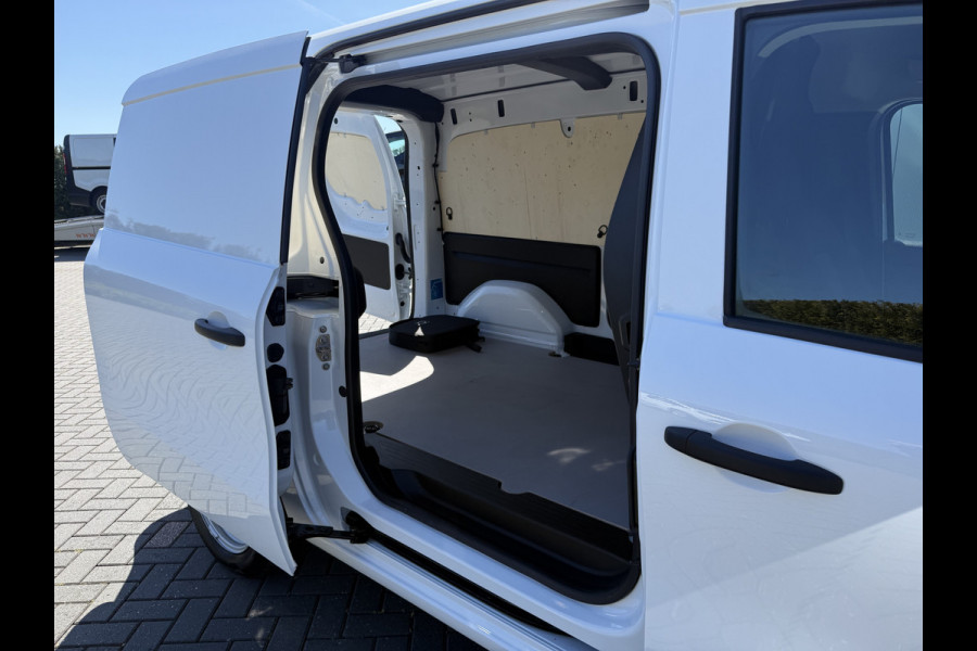 Mercedes-Benz eCitan 51 kWh / L2H1 / TREKHAAK / 3-ZITS / **7.812 KM!!** / CAMERA / CRUISE / ECC / CARPLAY