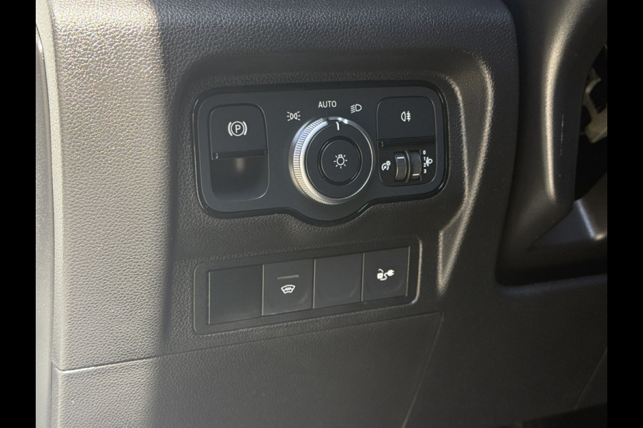 Mercedes-Benz eCitan 51 kWh / L2H1 / TREKHAAK / 3-ZITS / **7.812 KM!!** / CAMERA / CRUISE / ECC / CARPLAY