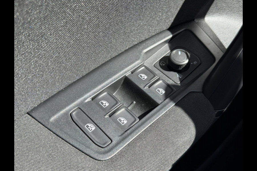 Volkswagen Tiguan 1.5 TSI ACT Highline R-Line Automaat Pdc V+A Dab+ Carplay Adapt Cruise Navigatie Led