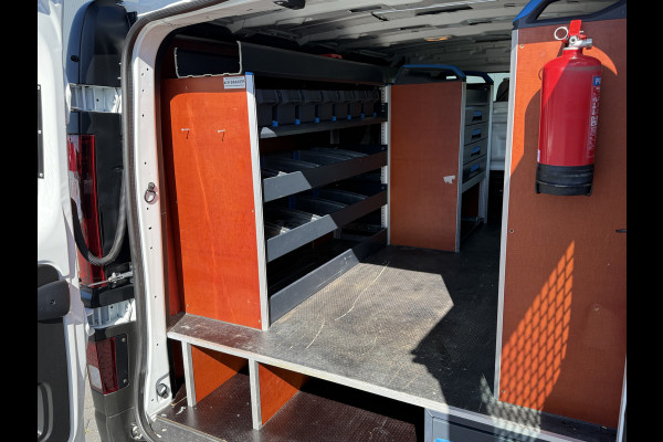 Renault Trafic 2.0 dCi 145 PK / AUTOMAAT / L1H1 / 2x SCHUIFDEUR / SORTIMO INRICHTING / TREKHAAK / IMPERIAAL