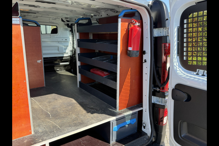 Renault Trafic 2.0 dCi 145 PK / AUTOMAAT / L1H1 / 2x SCHUIFDEUR / SORTIMO INRICHTING / TREKHAAK / IMPERIAAL
