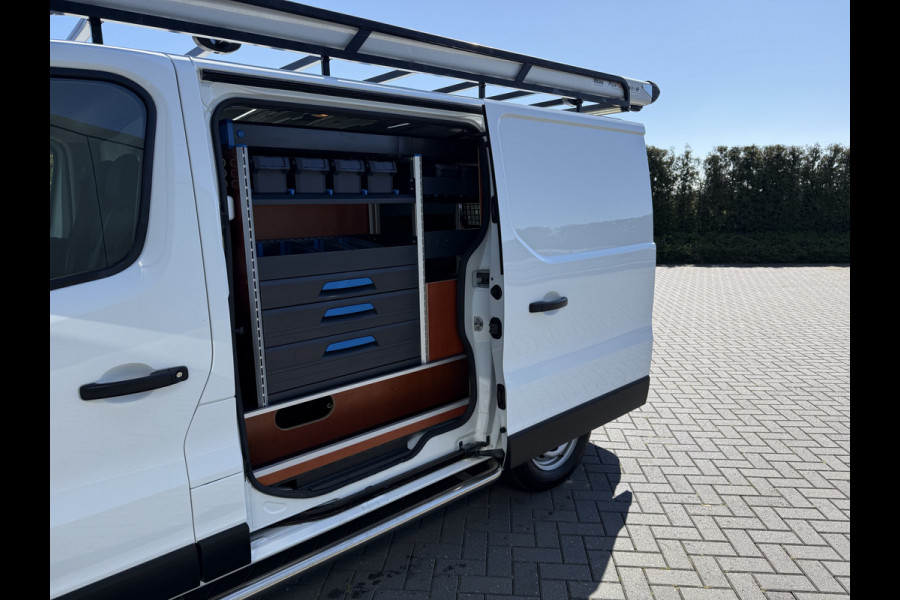 Renault Trafic 2.0 dCi 145 PK / AUTOMAAT / L1H1 / 2x SCHUIFDEUR / SORTIMO INRICHTING / TREKHAAK / IMPERIAAL