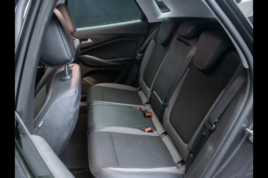 Opel Grandland X 1.2 Turbo Innovation Sport (APPLE CARPLAY,NAVI,CAMERA,CLIMATE,CRUISE,GETINT,LED,SPORTSTOELEN,LM VELGEN)