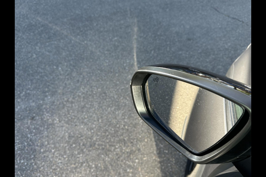 Peugeot 3008 1.6 HYbrid 225 GT Pack Business BOMVOL! | BLACKPACK | ACHTERUITRIJCAMERA | MASSAGE STOELEN | STOELVERWARMING | GEHEUGEN STOELEN | APPLECARPLAY | ELEKT. ACHTERKLEP | FOCAL AUDIO | DODEHOEK | KEYLESS | ADAP. CRUISE | RIJKLAAR MET 12 MND BOVAG GARANTIE |
