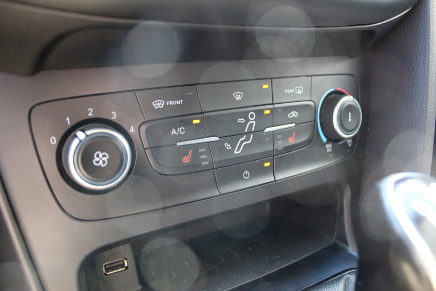 Ford FOCUS Wagon 1.0 125PK , Distributie riem is reeds vervangen Trekhaak, pdc, 16inch BBS VELGEN, Stuurverwarming, Airco , Cruise,