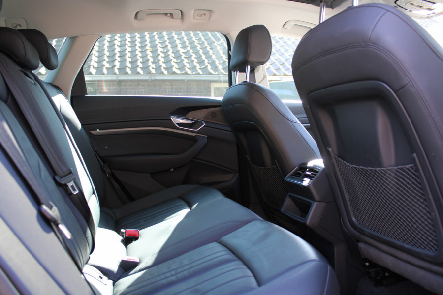 Audi e-tron e-tron 50 quattro Launch SOh 94.2% 71 kWh PANO LEER LED 68000KM!!!