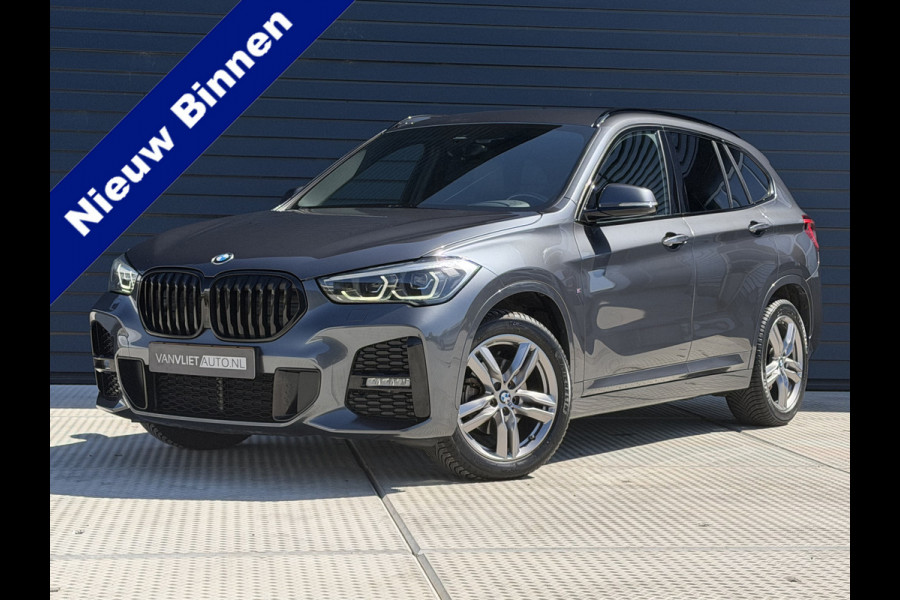 BMW X1 sDrive18i High Executive M SPORT / Navi / Camera / Leder / sfeer verlichting