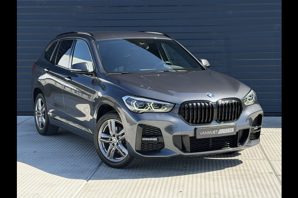 BMW X1 sDrive18i High Executive M SPORT / Navi / Camera / Leder / sfeer verlichting
