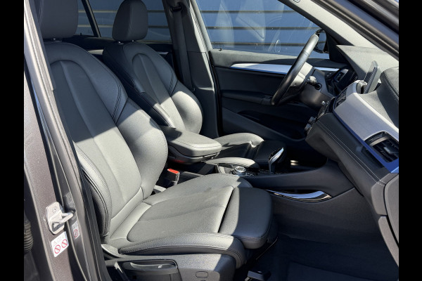 BMW X1 sDrive18i High Executive M SPORT / Navi / Camera / Leder / sfeer verlichting