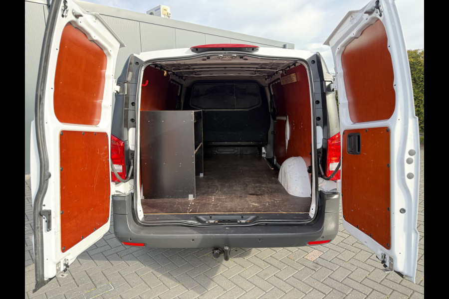 Mercedes-Benz Vito 111 CDI E6 / L3H1 / 2x SCHUIFDEUR / CAMERA / TREKHAAK / PDC VOOR EN ACHTER 3-ZITS / CRUISE