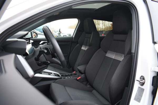 Audi A3 Sportback 35 TFSI 150pk Pano El-Klep Keyless Optic-black Carplay