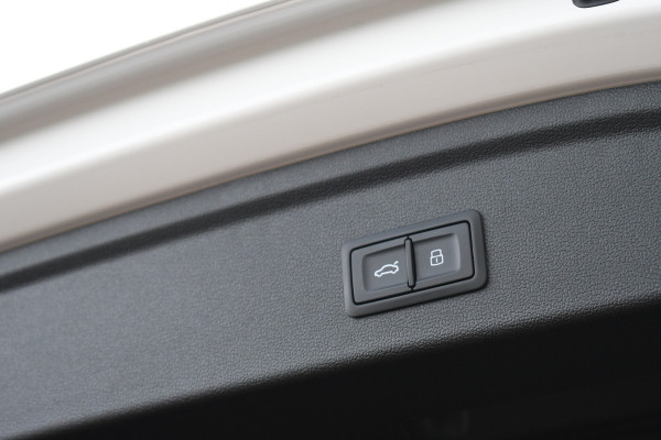 Audi A3 Sportback 35 TFSI 150pk Pano El-Klep Keyless Optic-black Carplay