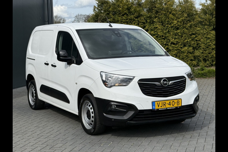 Opel Combo 1.5D 100 PK / L1H1 / 1e EIG. / TREKHAAK / AIRCO / CRUISE / CAMERA / INRICHTING / NAVI
