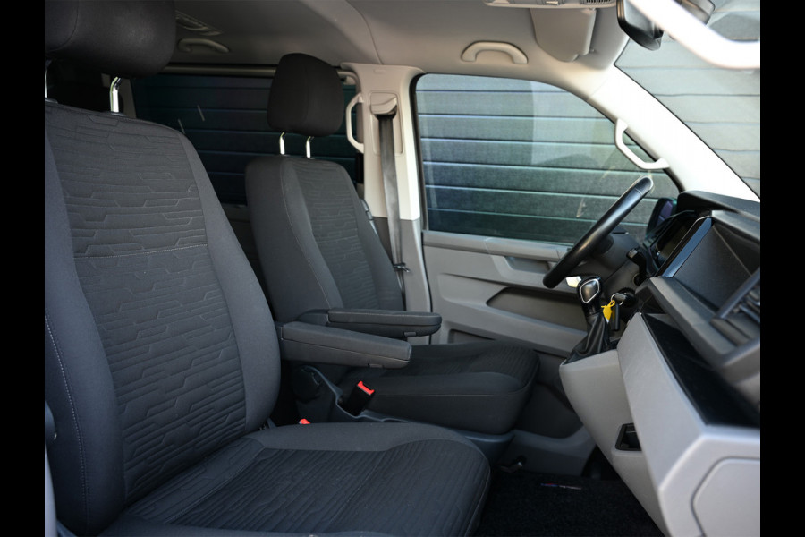 Volkswagen Transporter 2.0 TDI L2H1 32 DC Caravelle | Camera | Led | 20 inch. | Cruise control | Automaat |