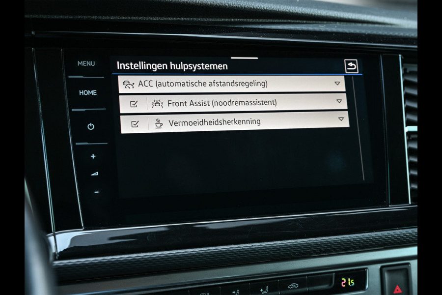 Volkswagen Transporter 2.0 TDI L2H1 32 DC Caravelle | Camera | Led | 20 inch. | Cruise control | Automaat |