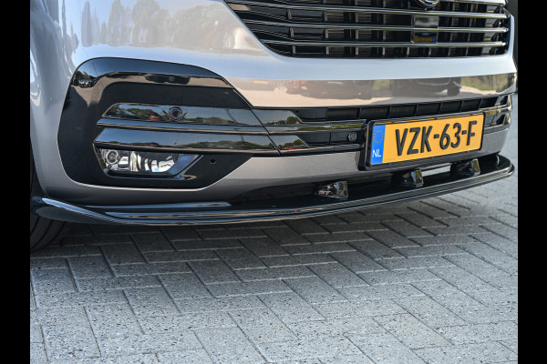 Volkswagen Transporter 2.0 TDI L2H1 32 DC Caravelle | Camera | Led | 20 inch. | Cruise control | Automaat |