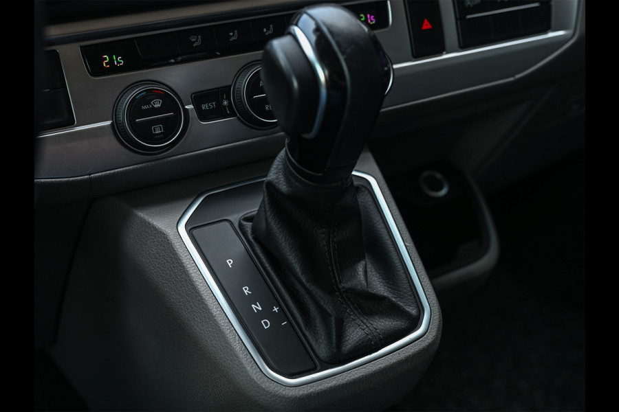 Volkswagen Transporter 2.0 TDI L2H1 32 DC Caravelle | Camera | Led | 20 inch. | Cruise control | Automaat |
