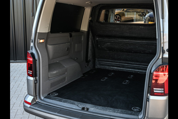 Volkswagen Transporter 2.0 TDI L2H1 32 DC Caravelle | Camera | Led | 20 inch. | Cruise control | Automaat |