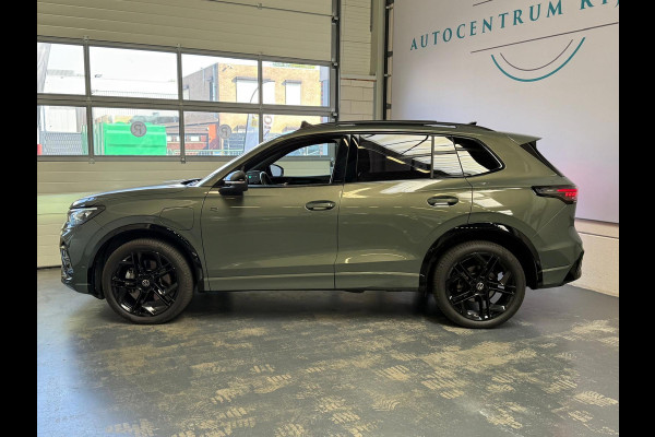 Volkswagen Tiguan 1.5 eHybrid R-Line Edition Panoramadak, Massage Stoelen, Trekhaak