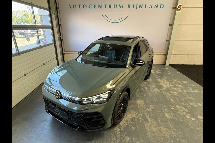 Volkswagen Tiguan 1.5 eHybrid R-Line Edition Panoramadak, Massage Stoelen, Trekhaak