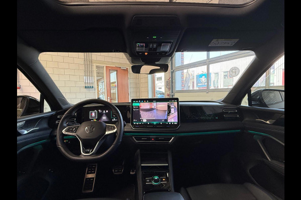 Volkswagen Tiguan 1.5 eHybrid R-Line Edition Panoramadak, Massage Stoelen, Trekhaak