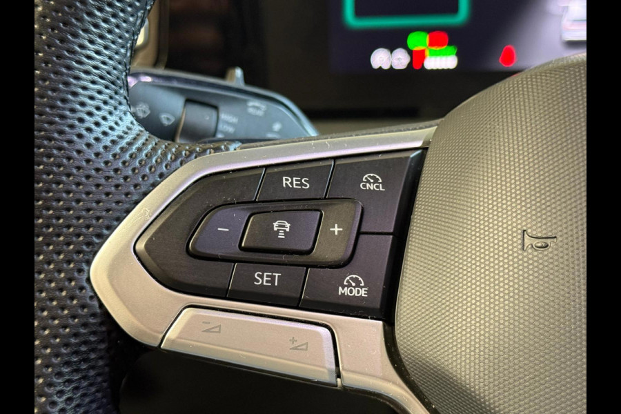 Volkswagen Tiguan 1.5 eHybrid R-Line Edition Panoramadak, Massage Stoelen, Trekhaak