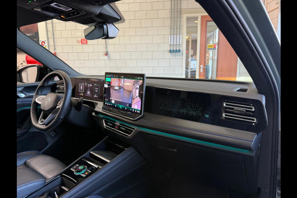 Volkswagen Tiguan 1.5 eHybrid R-Line Edition Panoramadak, Massage Stoelen, Trekhaak