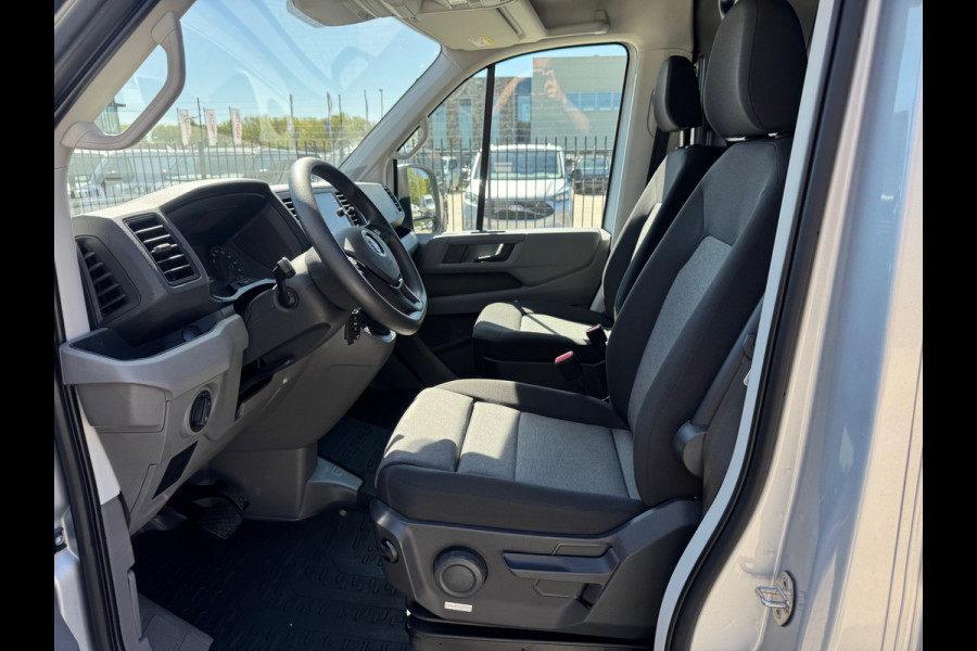 Volkswagen Crafter 35 2.0 TDI L3H3 140pk Automaat - ACC - LED - Geveerde Stoel - Carplay - Camera - Betimmering - Rijklaar