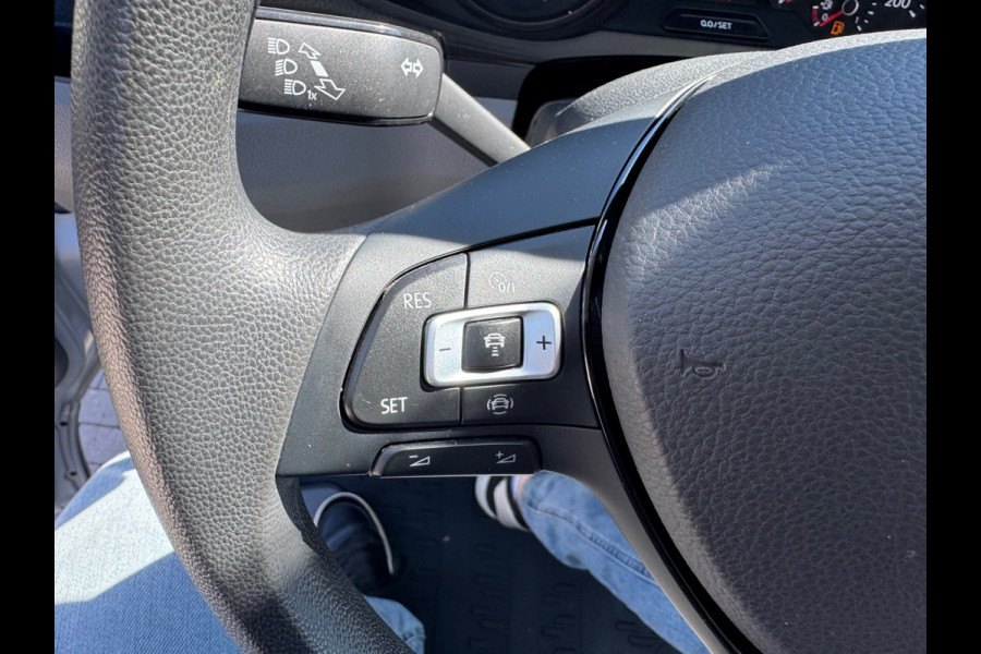 Volkswagen Crafter 35 2.0 TDI L3H3 140pk Automaat - ACC - LED - Geveerde Stoel - Carplay - Camera - Betimmering - Rijklaar