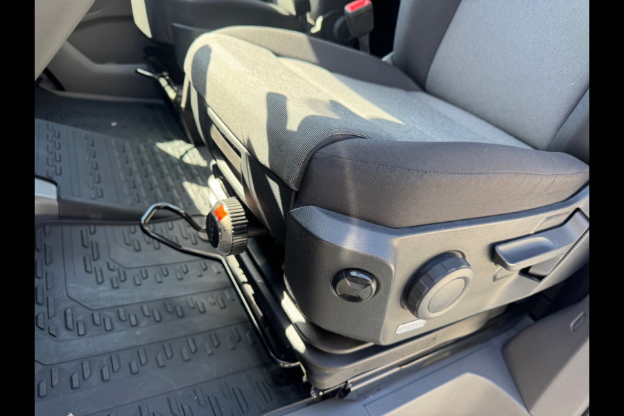Volkswagen Crafter 35 2.0 TDI L3H3 140pk Automaat - ACC - LED - Geveerde Stoel - Carplay - Camera - Betimmering - Rijklaar