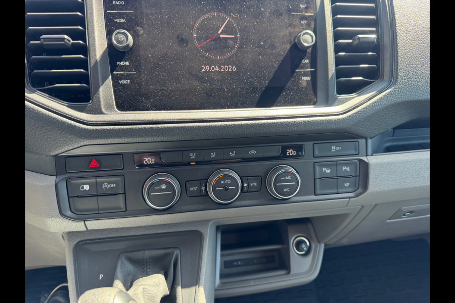 Volkswagen Crafter 35 2.0 TDI L3H3 140pk Automaat - ACC - LED - Geveerde Stoel - Carplay - Camera - Betimmering - Rijklaar