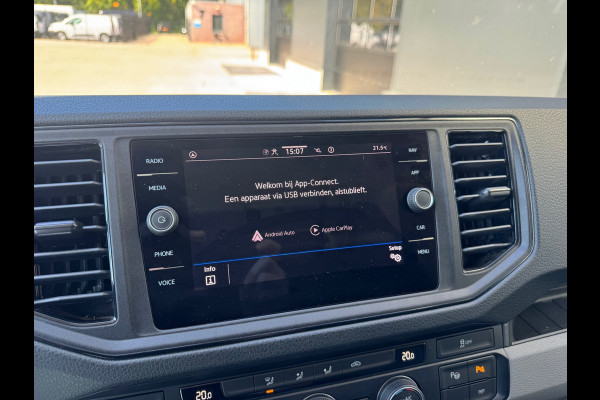 Volkswagen Crafter 35 2.0 TDI L3H3 140pk Automaat - ACC - LED - Geveerde Stoel - Carplay - Camera - Betimmering - Rijklaar