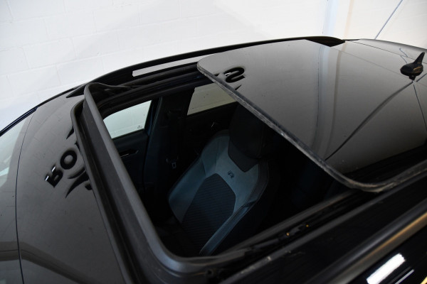 Volkswagen T-Roc 2.0 TSI 4Motion R Performence Akra Pano